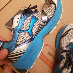 Puma Ventis women's size 7
